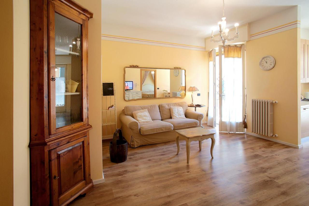Appartamenti Piazza Umberto I Torri Del Benaco Εξωτερικό φωτογραφία